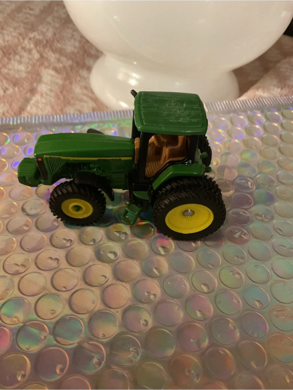 Ertl 1:64 John Deere Tractor 8300 MFWD Farm Toy